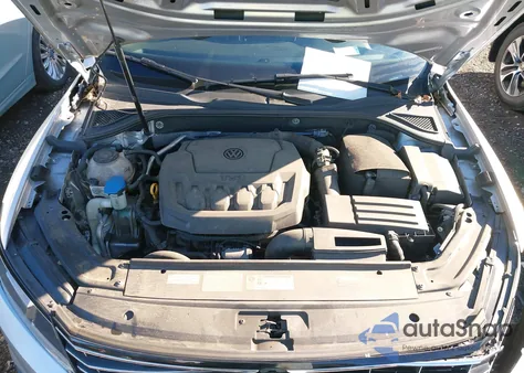 2018 Volkswagen Passat 2.0T Se из США, поврежденный, VIN 1VWBA7A32JC018116